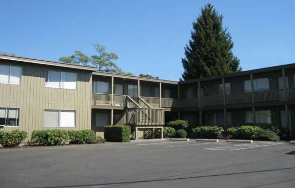 r268 Crystal Springs Apartments in Tacoma, WA - Building Photo