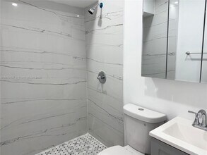 351 NW 48th St in Miami, FL - Building Photo - Building Photo