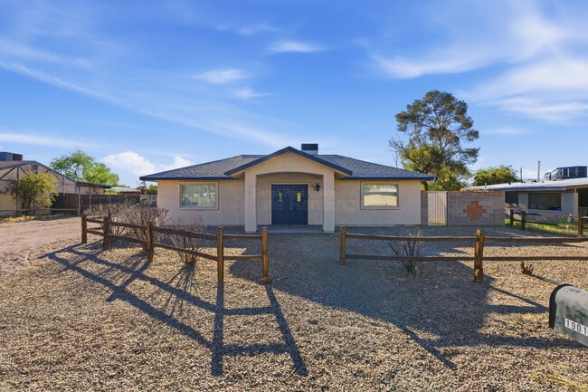 property at 1901 N Rosemont Blvd