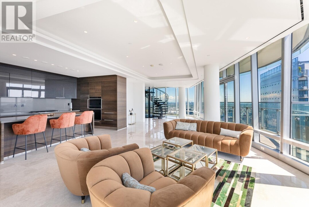 1151 W Georgia St in Vancouver, BC - Building Photo