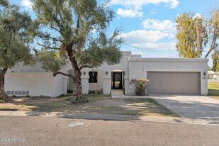 8882 N 82nd Ln in Scottsdale, AZ - Building Photo