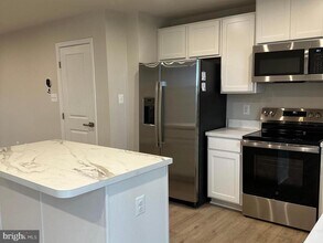 645 Laurelwood Cir in Winchester, VA - Building Photo - Building Photo