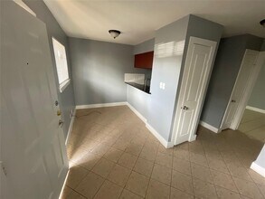 1914 Hearthstone Dr in Austin, TX - Building Photo - Building Photo