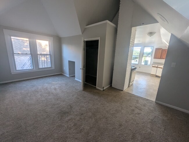 30 Fox St, Unit 3