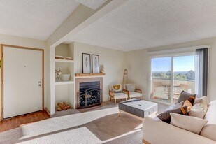 Americana Lakewood Apartments in Lakewood, CO - Building Photo