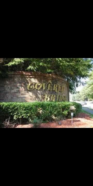 2211 Surrey Ct SE, Unit 2211 in Marietta, GA - Foto de edificio