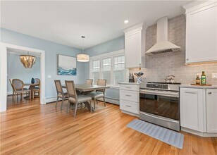 112 Esplanade in Middletown, RI - Building Photo - Building Photo