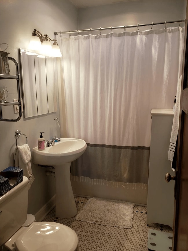 2350 N 65th St, Unit 2350 - Lower in Wauwatosa, WI - Building Photo - Building Photo
