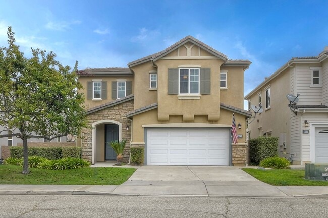 property at 3877 Lake Cir Dr