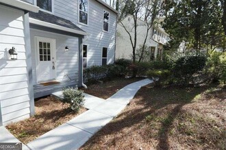 785 Barrington Way in Roswell, GA - Building Photo - Building Photo