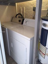 3895 W 11th Ave-Unit -7 in Hialeah, FL - Building Photo - Building Photo
