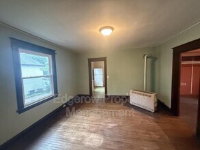 915 Jackson St NW in Grand Rapids, MI - Building Photo - Building Photo