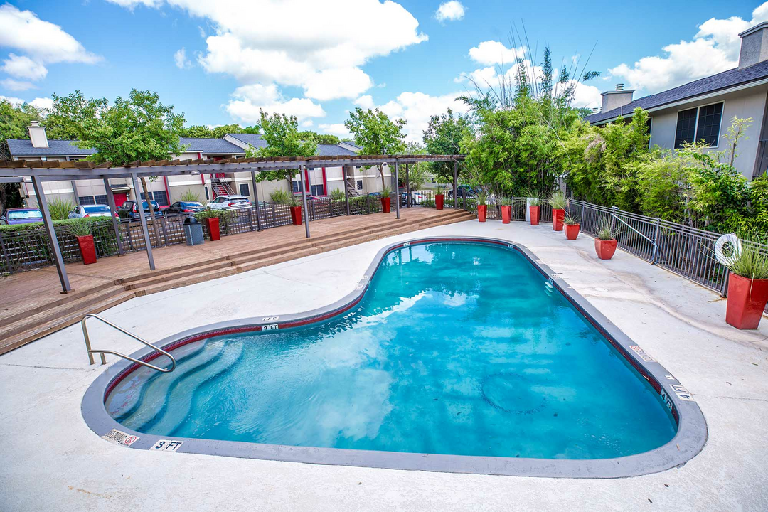 Serenity Residences (Medical Center) in San Antonio, TX - Building Photo