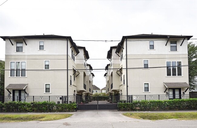 5813a Kiam St in Houston, TX - Building Photo - Building Photo