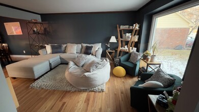27021 Nantucket Ct in Southfield, MI - Foto de edificio - Building Photo