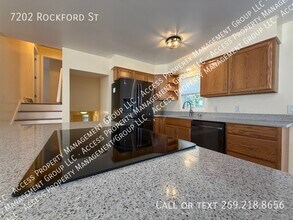 7202 Rockford St in Portage, MI - Foto de edificio - Building Photo