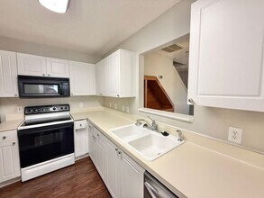 5706 Osprey Cove Dr in Raleigh, NC - Building Photo - Building Photo