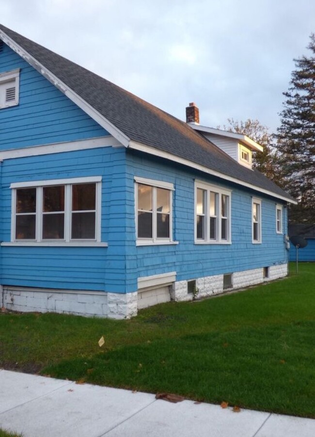 property at 1534 Van Buren St
