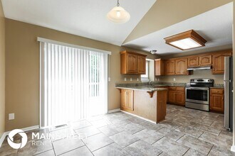 215 Apple Blossom Ln in Belton, MO - Building Photo - Building Photo