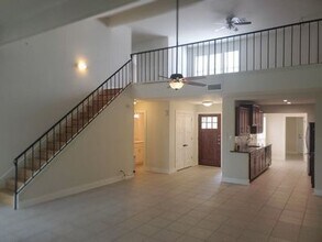 9217 Knoll Crest Loop in Austin, TX - Building Photo - Building Photo