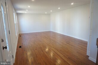9003 Fox Lair Dr in Burke, VA - Building Photo - Building Photo