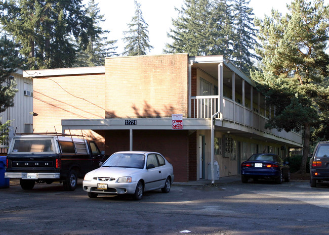 Woodside and Fir Acres Apartments in Lakewood, WA - Building Photo - Building Photo