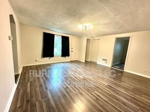 2046 N 69th St in Omaha, NE - Building Photo - Building Photo