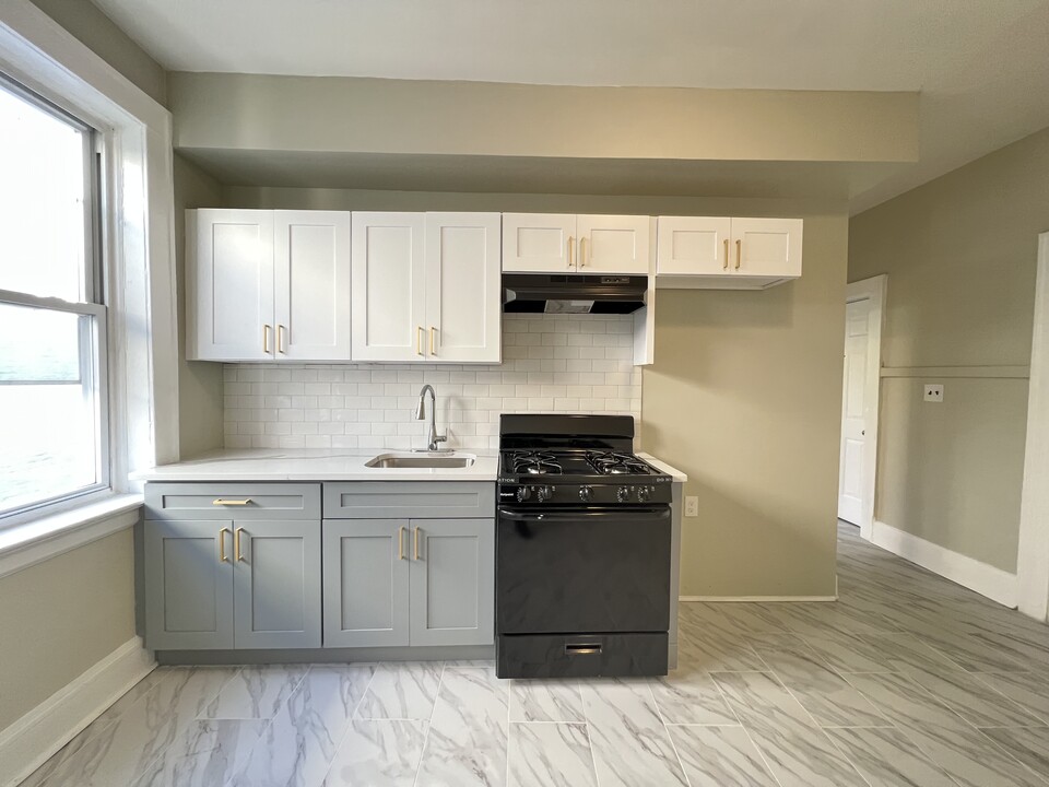 352 Central Ave in East Orange, NJ - Building Photo