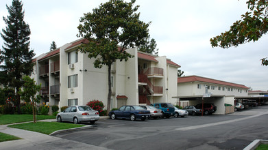 Casa Real Apartments in San Jose, CA - Building Photo - Building Photo