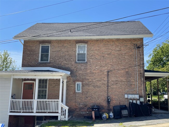103 Ulster Ave in Walden, NY - Building Photo - Building Photo