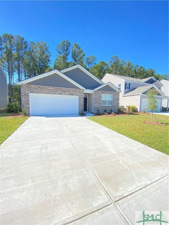 126 Charles Ln in Pooler, GA - Foto de edificio