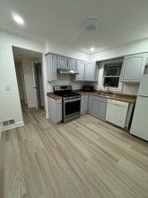 77 Hibiscus St, Unit 2 in Fairfield, CT - Foto de edificio - Building Photo