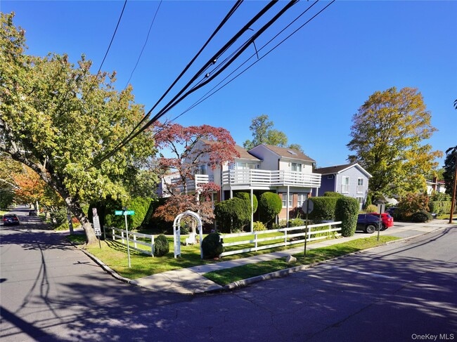 property at 2 Dunes Ln