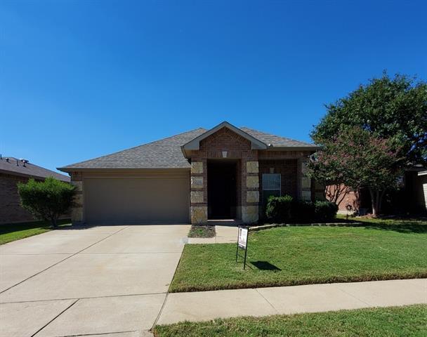 1366 Emily Ct in Burleson, TX - Building Photo