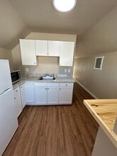 302 Locust St in Lodi, CA - Building Photo - Building Photo