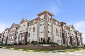 The Winslow 62+ Apartments in St. Paul, MN - Foto de edificio - Building Photo