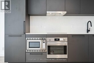 1050-1050 Eastern Ave in Toronto, ON - Building Photo - Building Photo