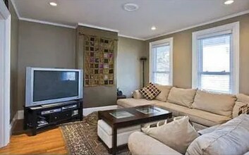 112 Newtonville Ave in Newton, MA - Building Photo - Building Photo