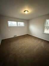 18404 Neff Rd in Cleveland, OH - Building Photo - Building Photo