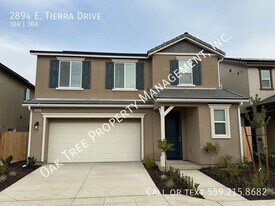 2894 E Tierra Dr in Fresno, CA - Building Photo