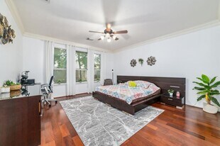 10000 Nanak Dr in Sugar Land, TX - Building Photo