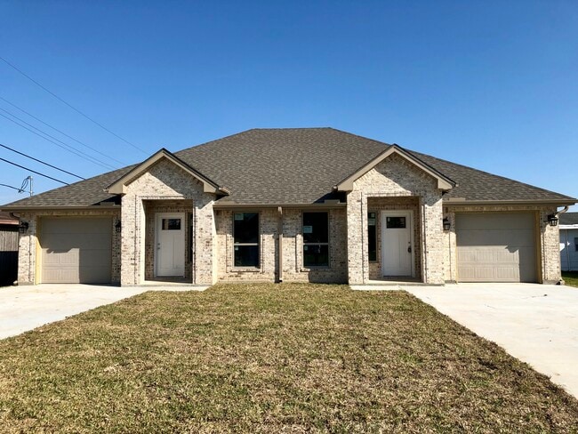 property at 3609 Park Drive Ste B