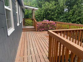 2093 Tompkins St, Unit 2093 in West Linn, OR - Building Photo