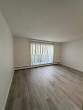 1909 on 12th in Calgary, AB - Building Photo - Building Photo