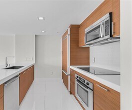 50 Biscayne Blvd, Unit 3601 in Miami, FL - Building Photo - Building Photo