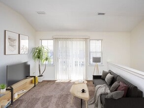 Summit Knolls Apartments in Webster, NY - Foto de edificio - Building Photo