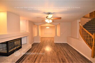 8637 W Gilmore Ave in Las Vegas, NV - Building Photo - Building Photo