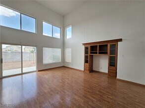 728 Ribbon Grass Ave in Las Vegas, NV - Building Photo - Building Photo