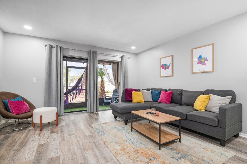 2744 Hidden Lake Blvd in Sarasota, FL - Building Photo