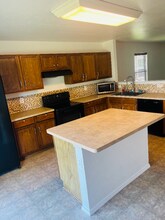 1737 Vineridge Ln in Burleson, TX - Building Photo - Building Photo